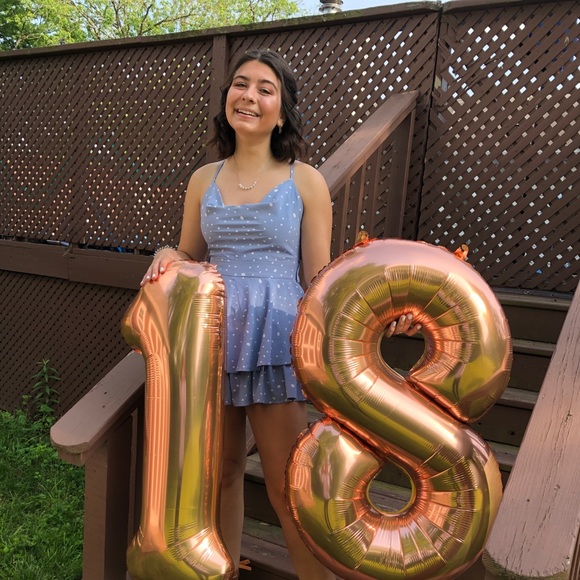 Meet your Posher, Sierra - Picture 3 of 3